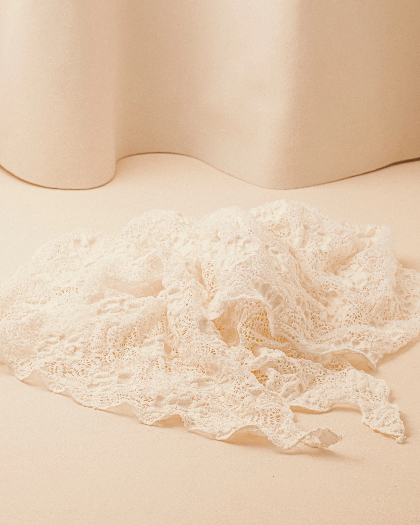 Donatelle Godart x La Bonne Brosse Le Fichu en Dentelle - Image 3