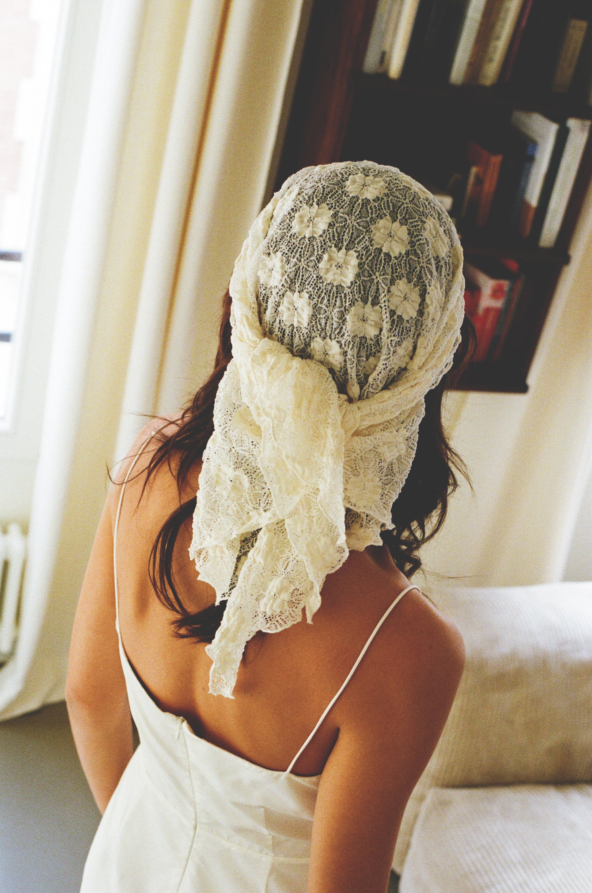 Donatelle Godart x La Bonne Brosse Le Fichu en Dentelle - Image 4