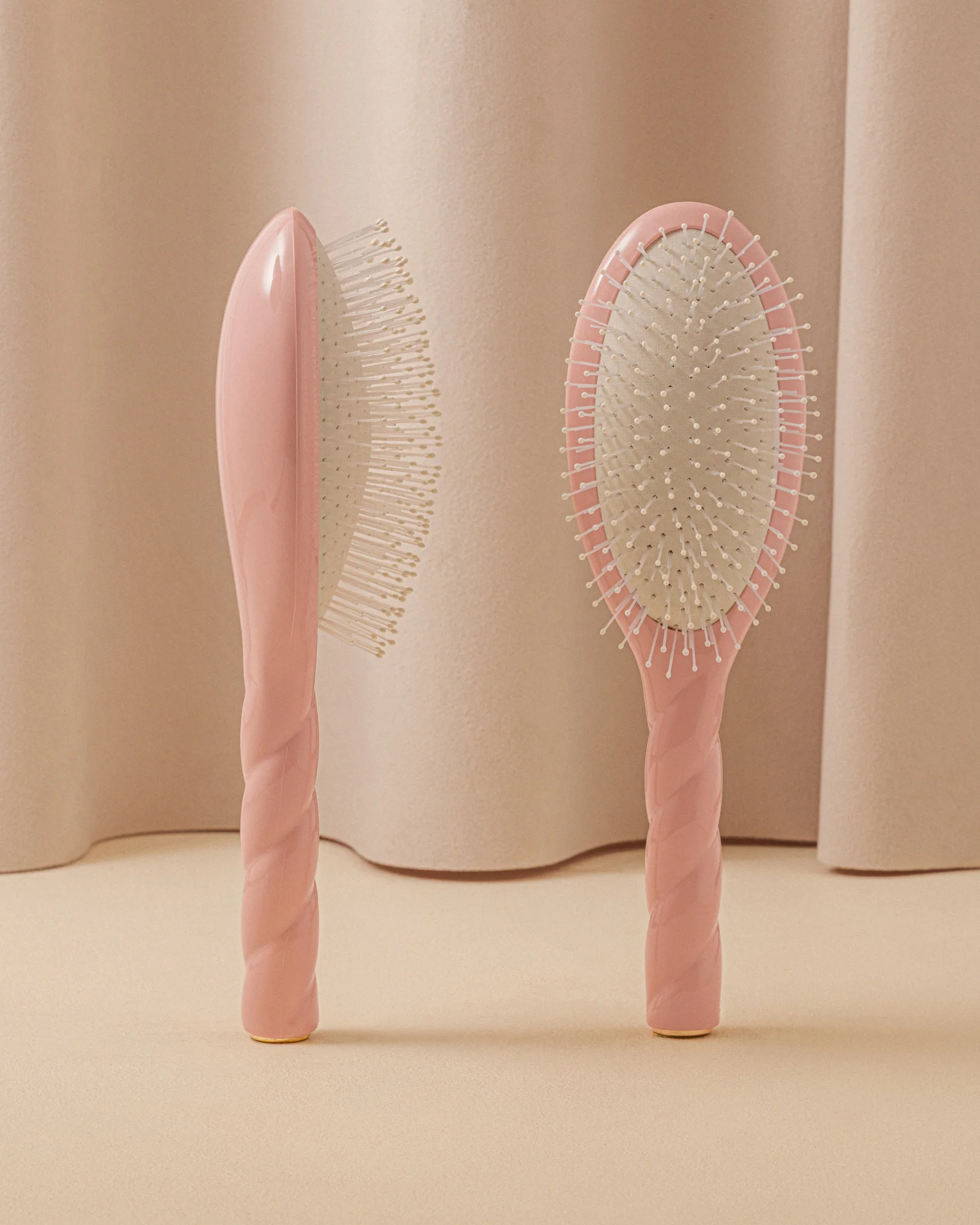 Duo Éclat : La Bonne Brosse Rose Poudré et la Crème Embellisseuse - Image 3