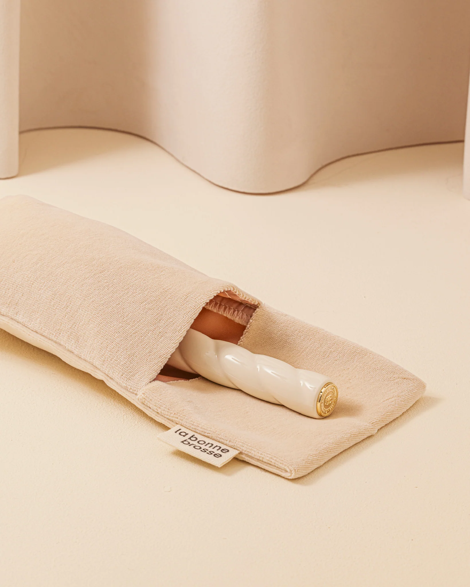 La Pochette "Grande Brosse" Blanc Crème - Image 4