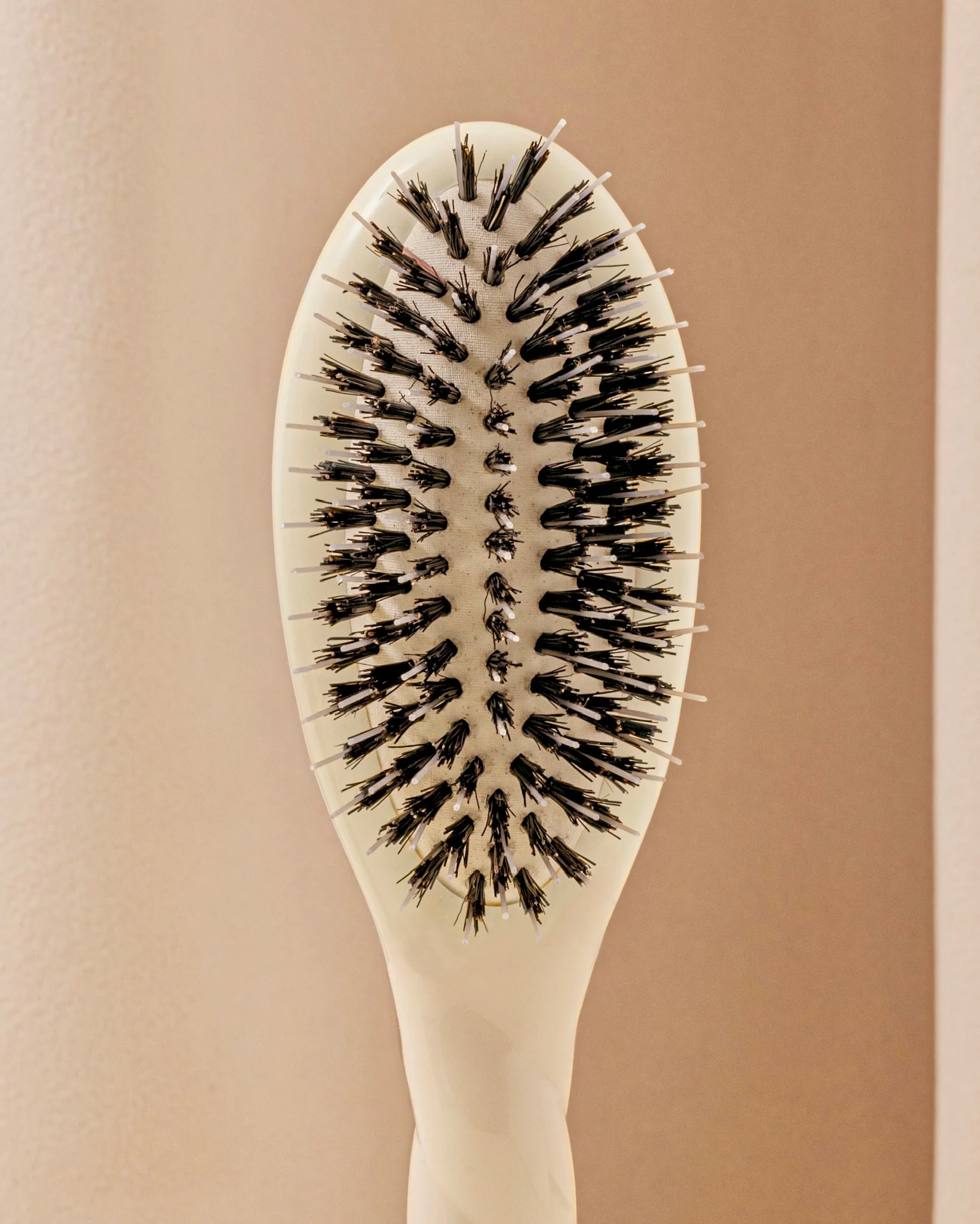 N.02 La Petite Brosse Démêlante & Soin l'Indispensable Blanc Crème - Image 4