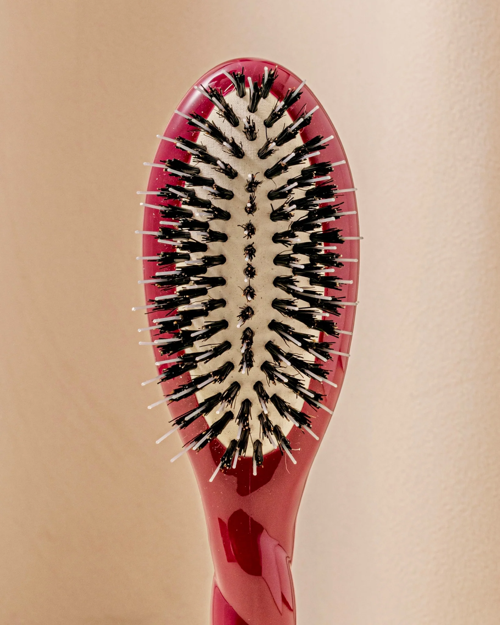 N.02 La Petite Brosse Démêlante & Soin l'Indispensable Rouge Cerise - Image 4