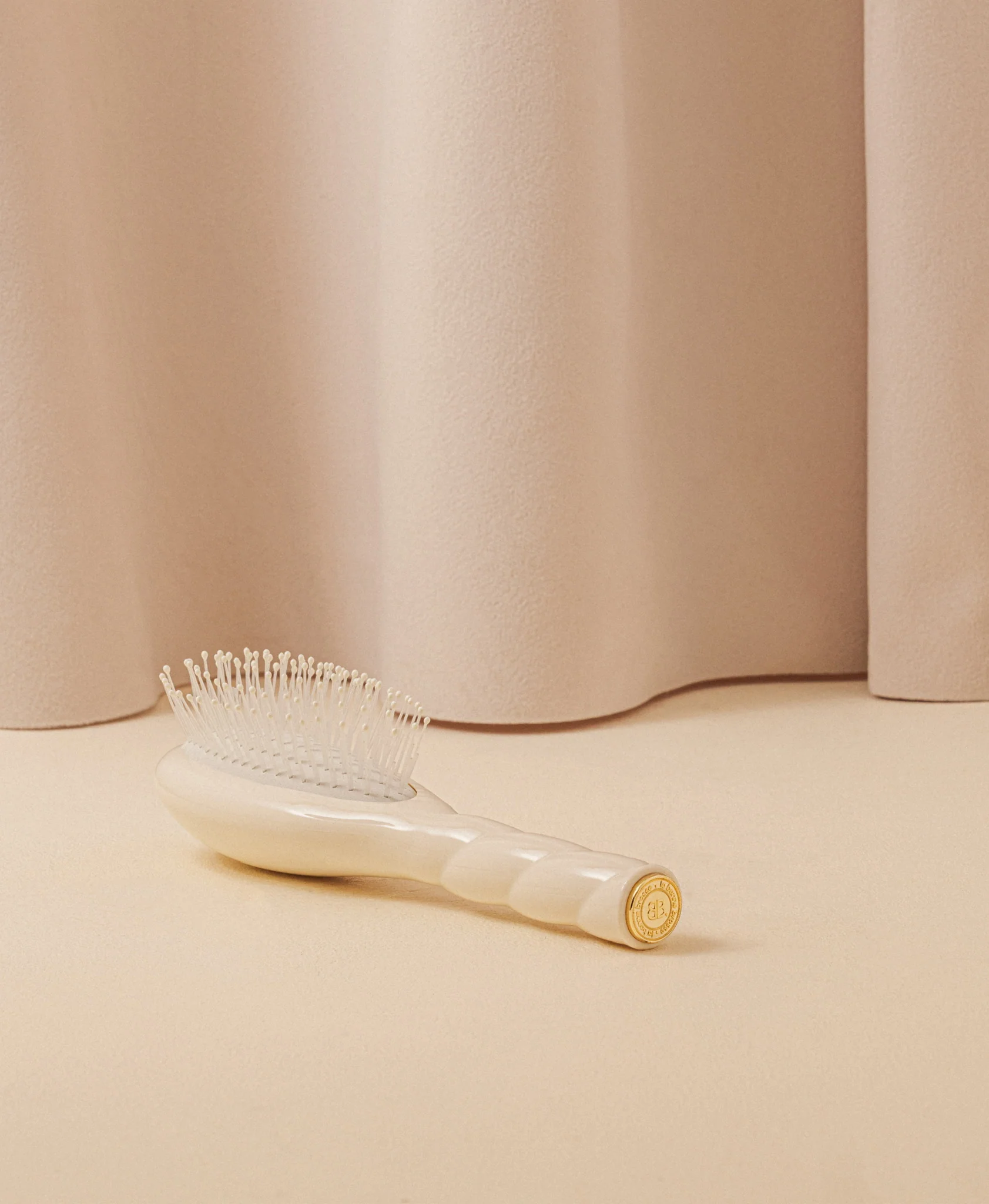 N.04 La Petite Brosse Démêlante & Massante La Miracle Blanc Crème - Image 5