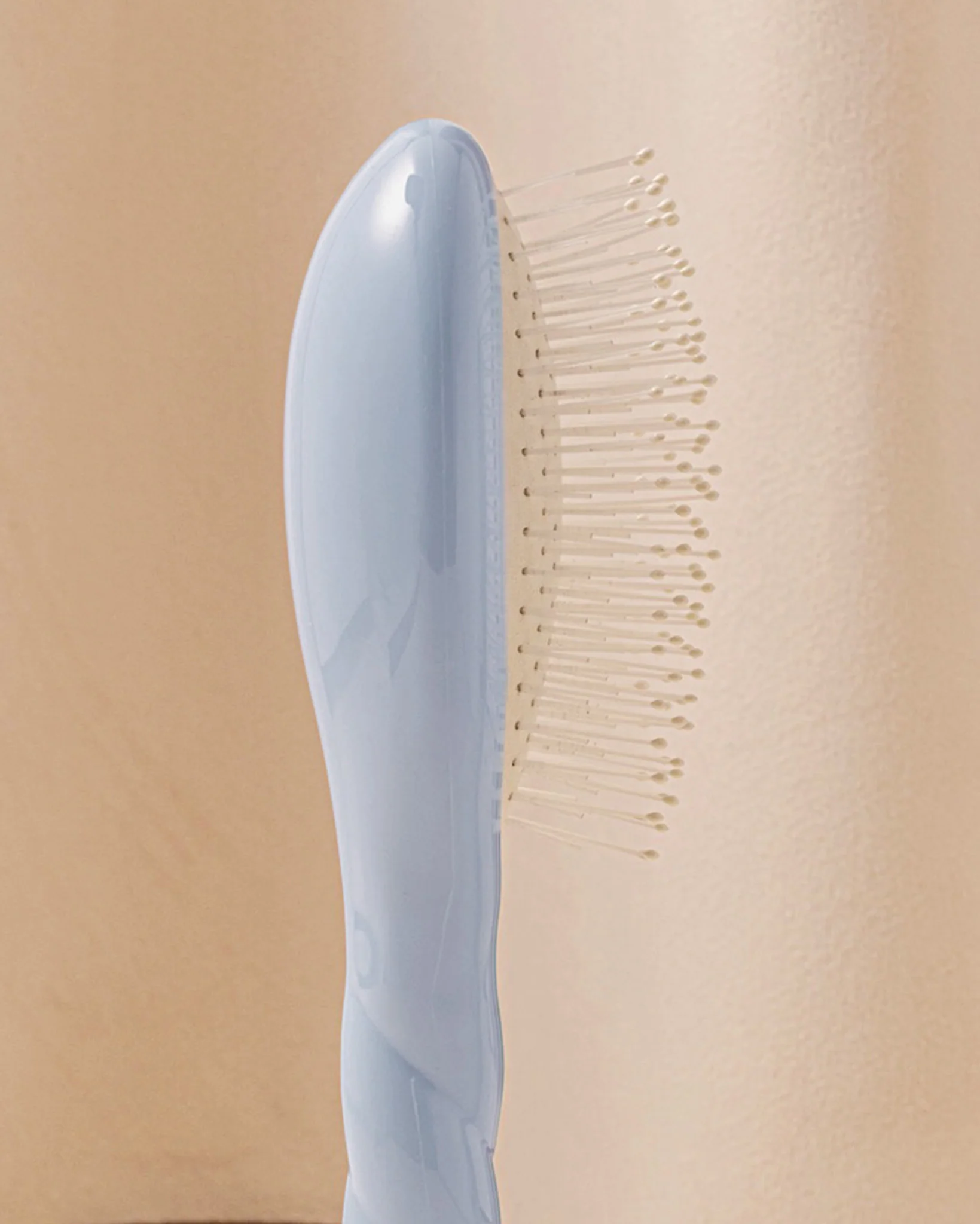 N.04 La Petite Brosse Démêlante & Massante La Miracle Bleu Ciel - Image 3