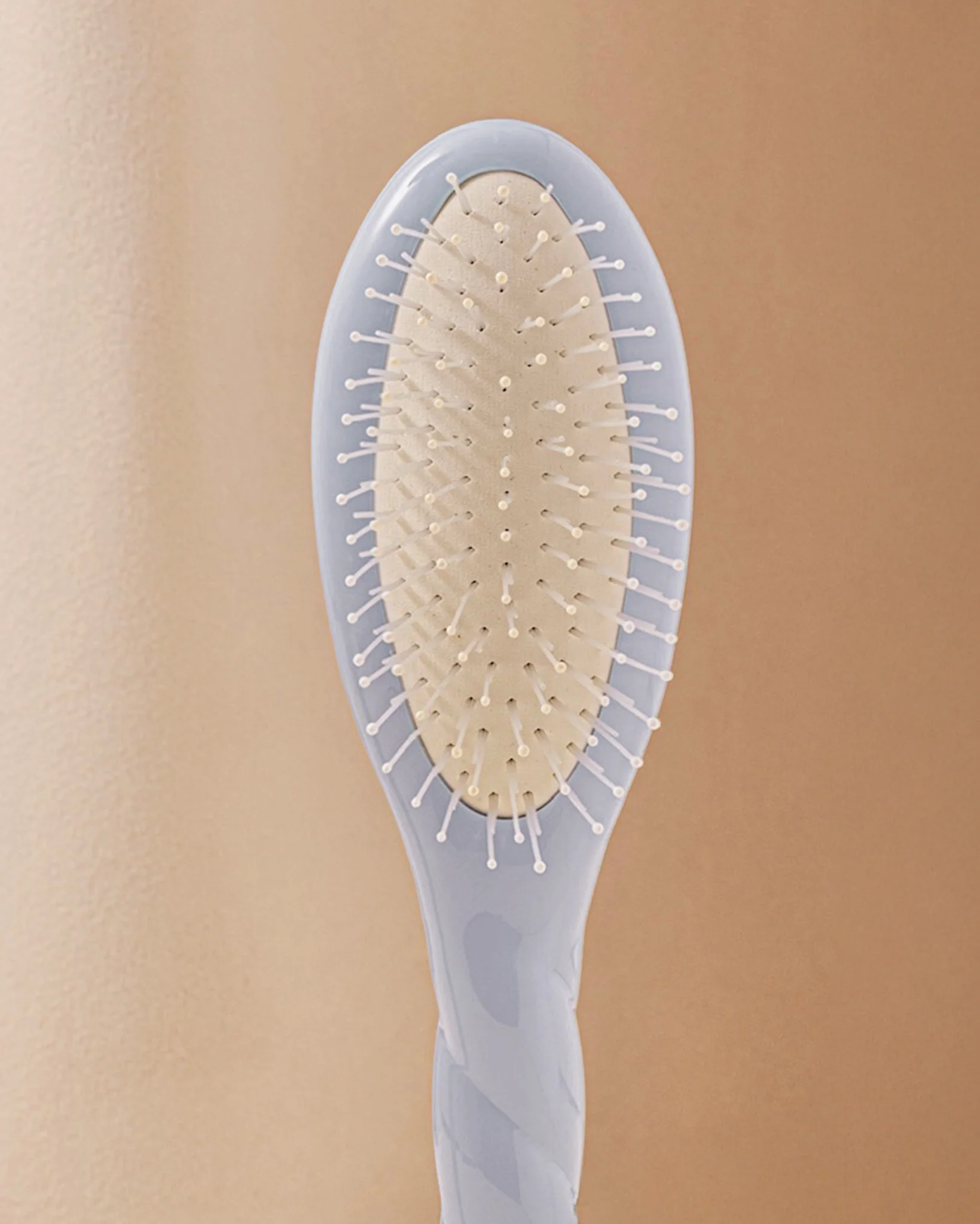 N.04 La Petite Brosse Démêlante & Massante La Miracle Bleu Ciel - Image 4