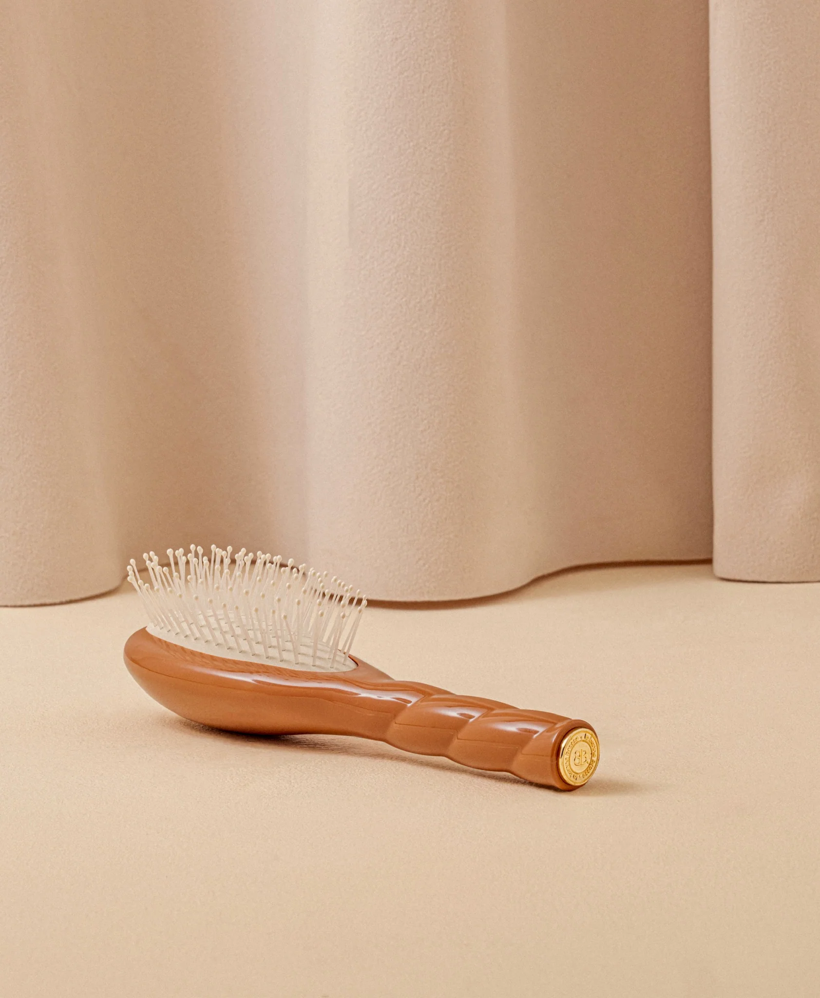 N.04 La Petite Brosse Démêlante & Massante La Miracle Terracotta - Image 5
