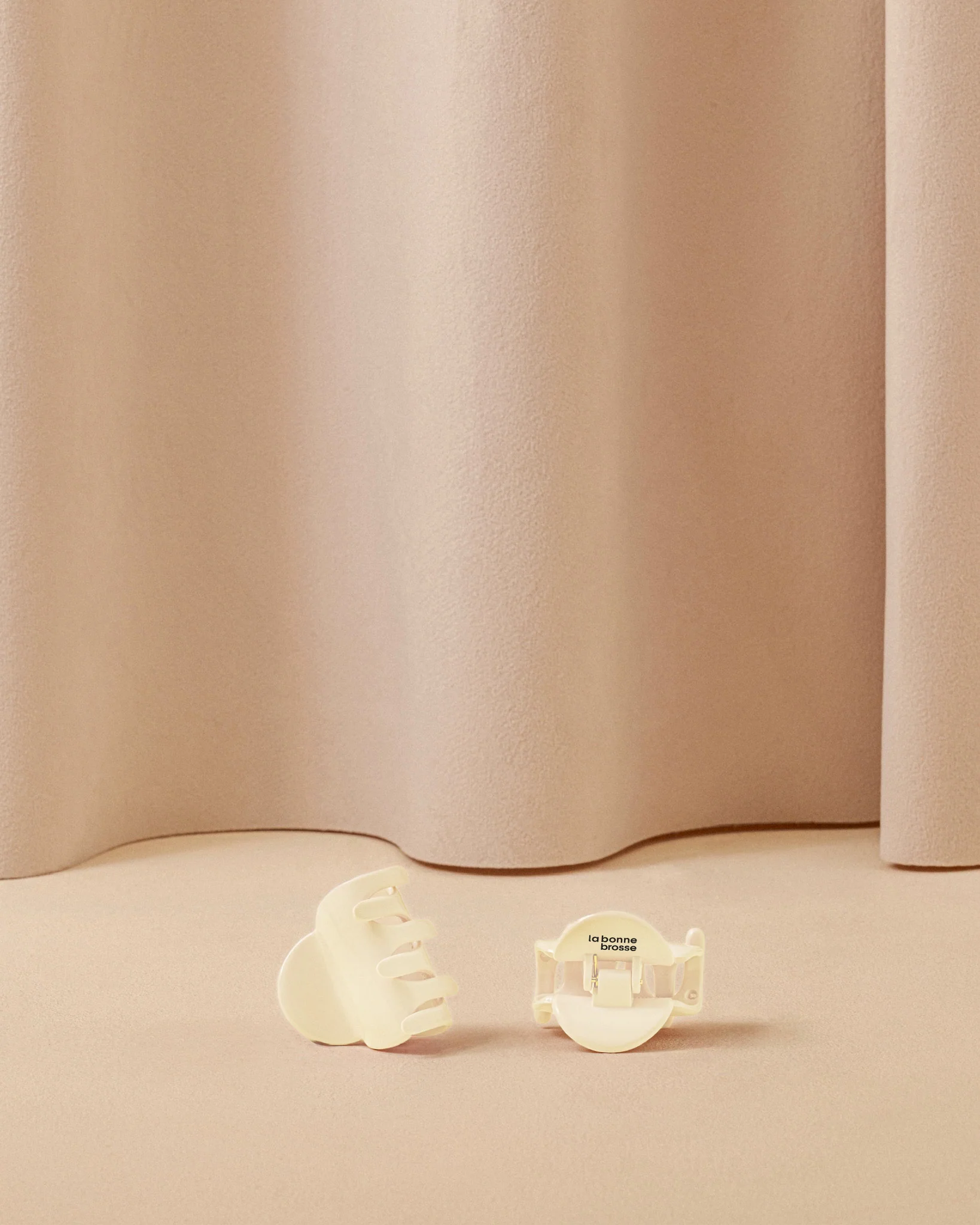 La Petite Pince à Cheveux - Image 10