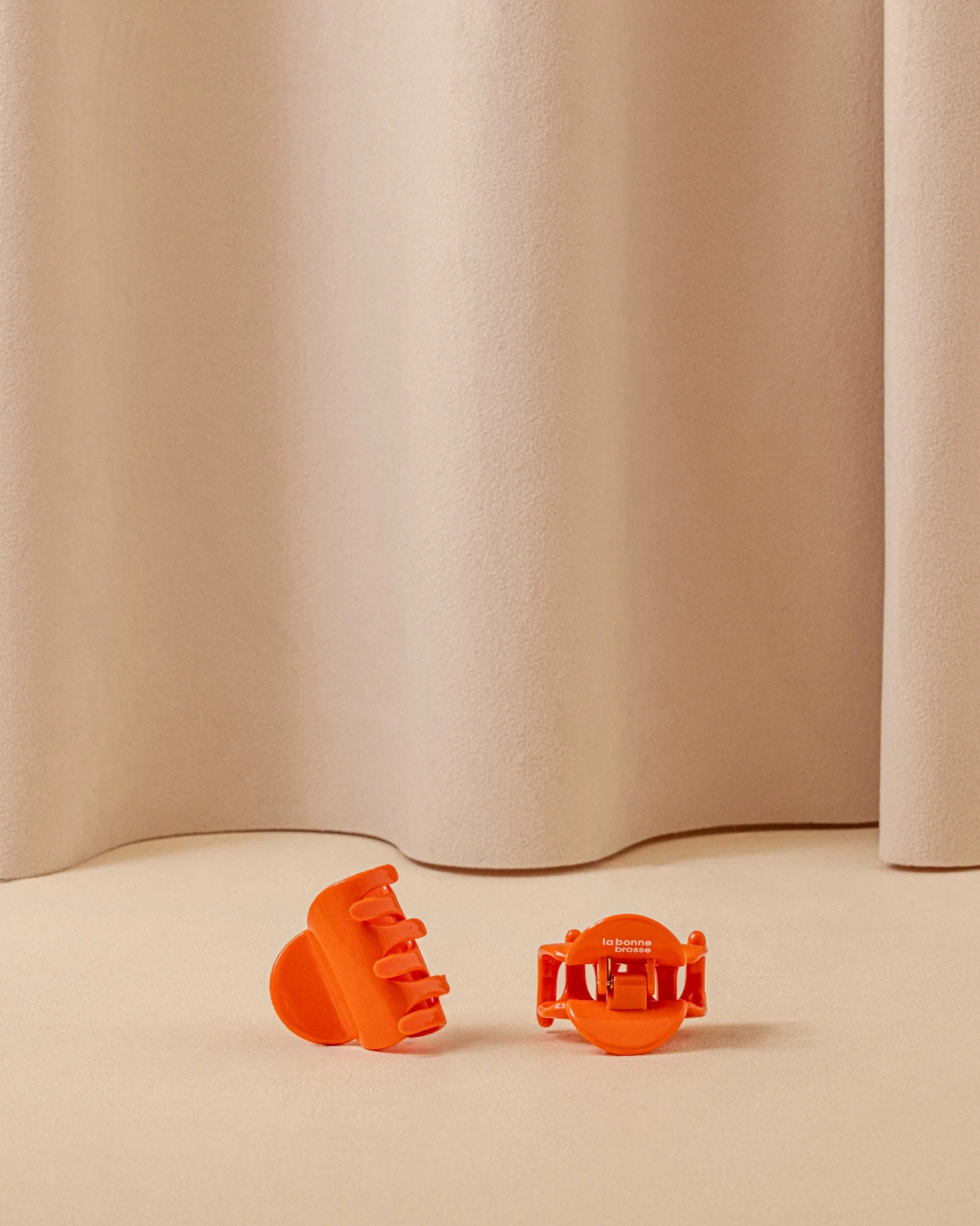 La Petite Pince à Cheveux - Image 3