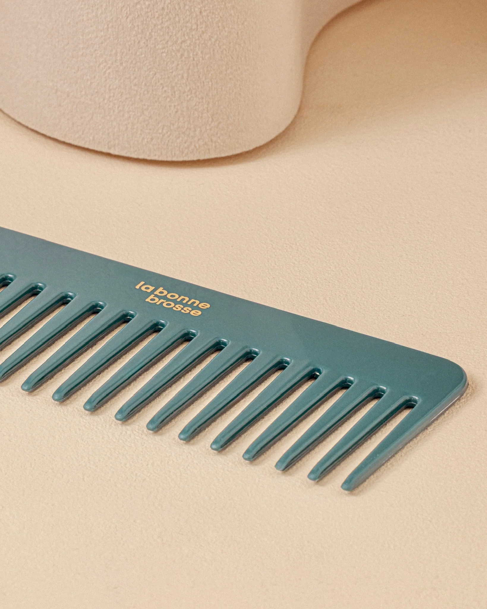 Le Peigne Large Démêlant en Acétate Bleu Encre - Image 3