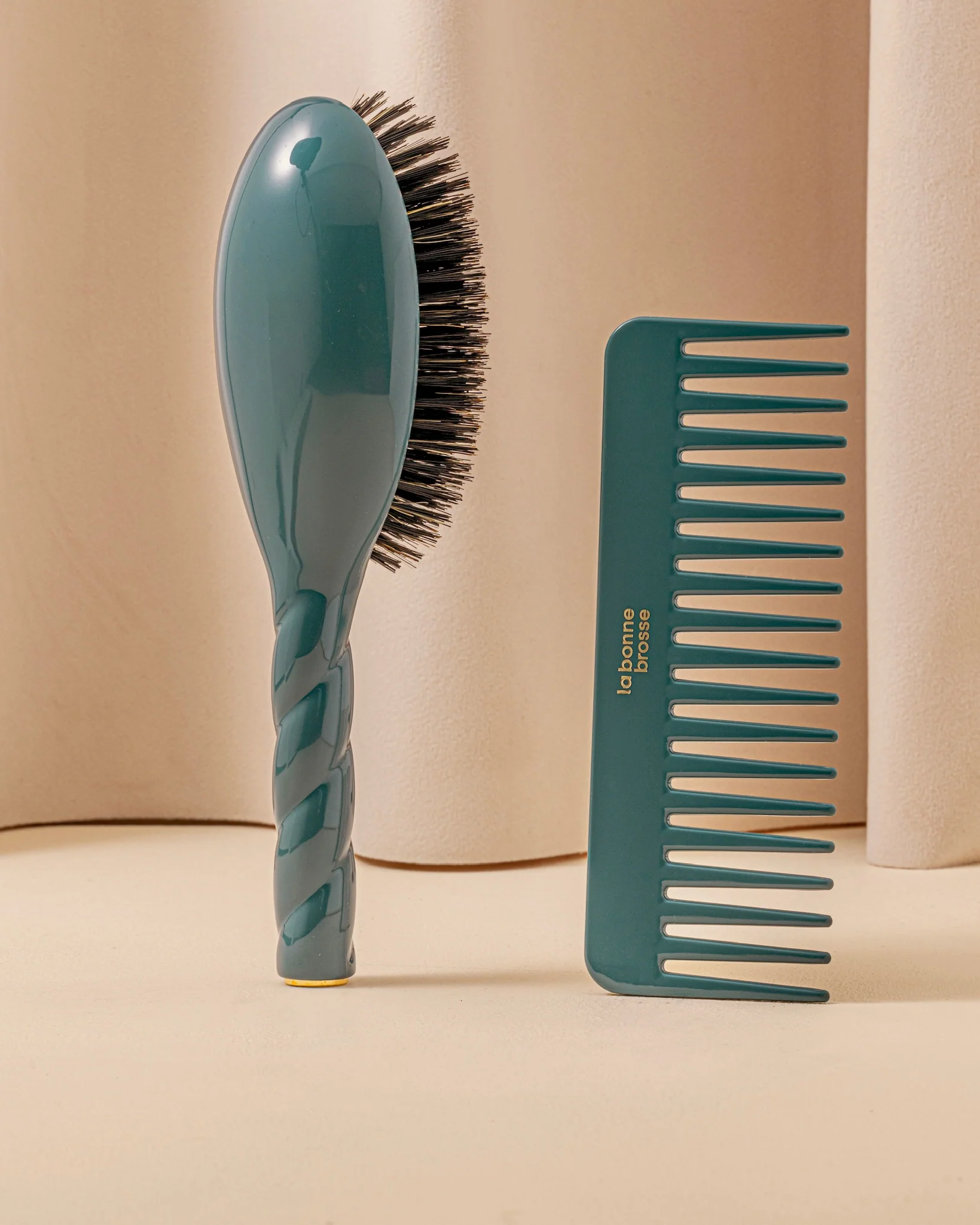 Le Peigne Large Démêlant en Acétate Bleu Encre - Image 4