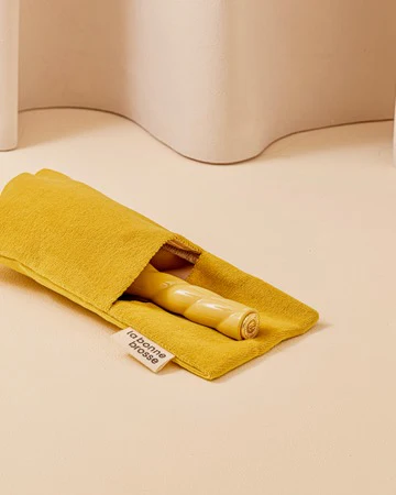 N.02 La Petite Brosse Démêlante & Soin l'Indispensable Jaune Safran - Image 6