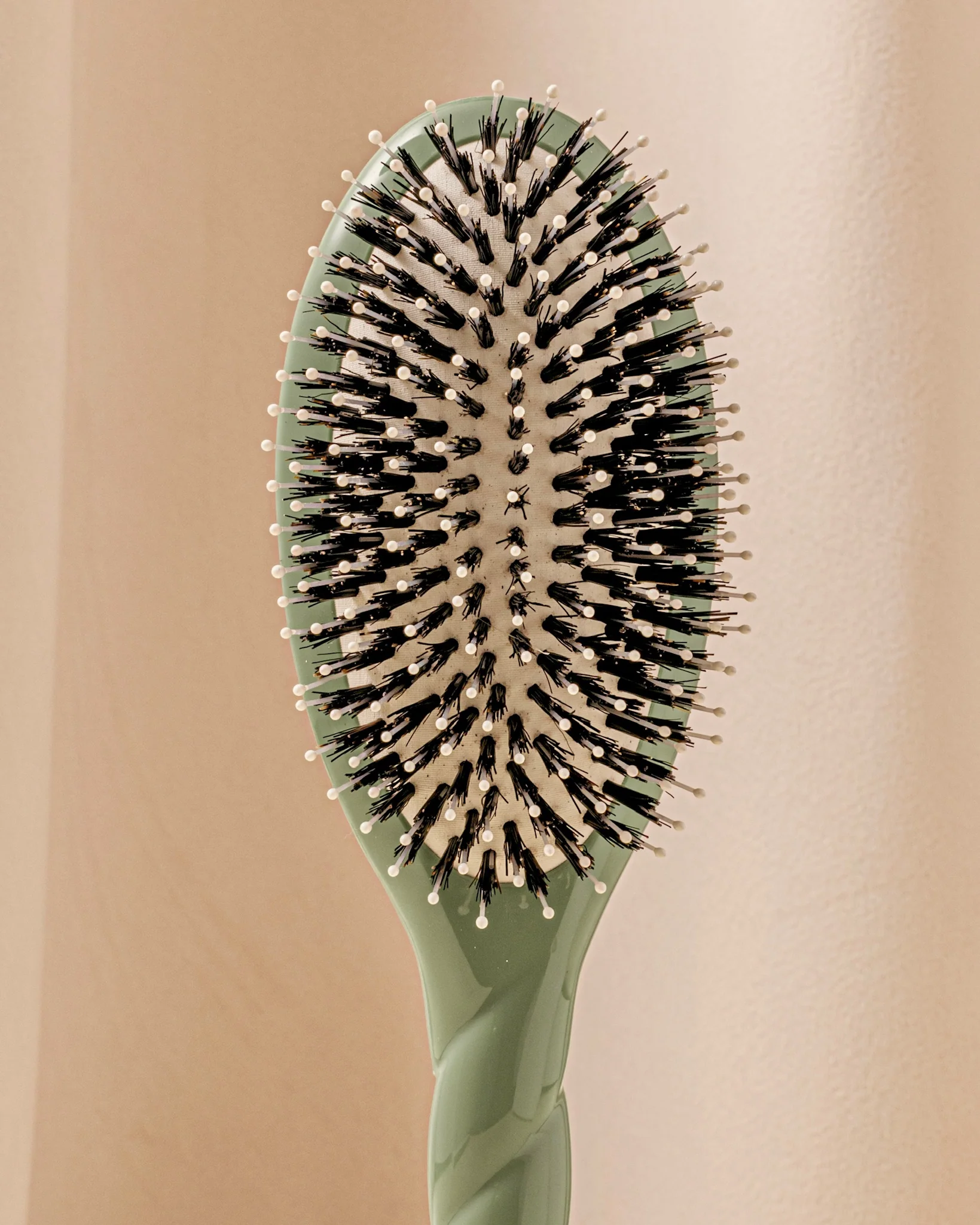 N.03 La Brosse Cuir Chevelu Sensible l'Indispensable Douceur Vert Amande - Image 4