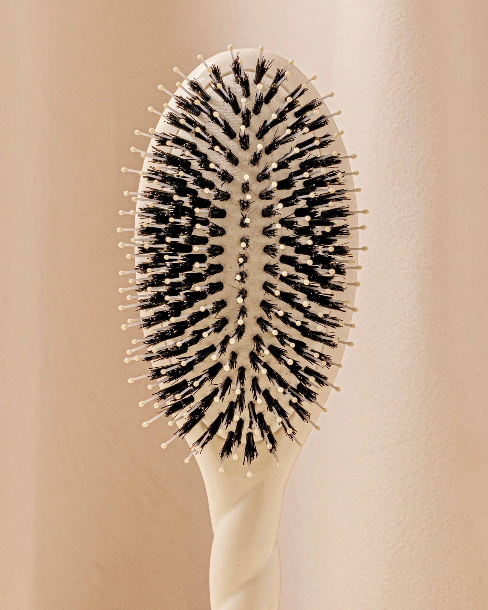 N.03 La Brosse Cuir Chevelu Sensible l'Indispensable Douceur Blanc Crème - Image 4
