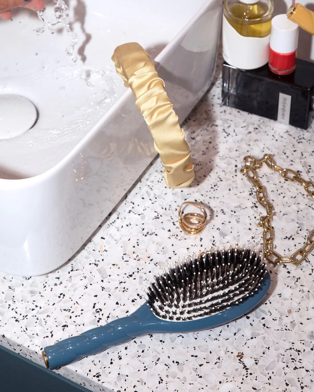 N.03 La Brosse Cuir Chevelu Sensible l'Indispensable Douceur Bleu Encre - Image 6