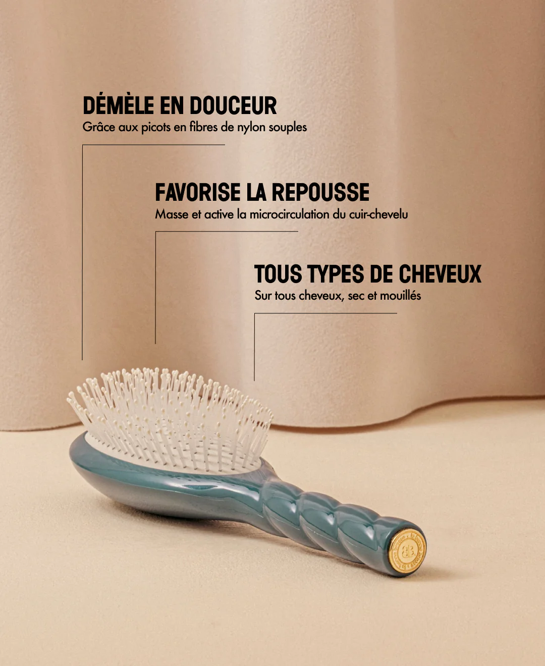 N.04 La Brosse Démêlante & Massante La Miracle Bleu Encre - Image 15