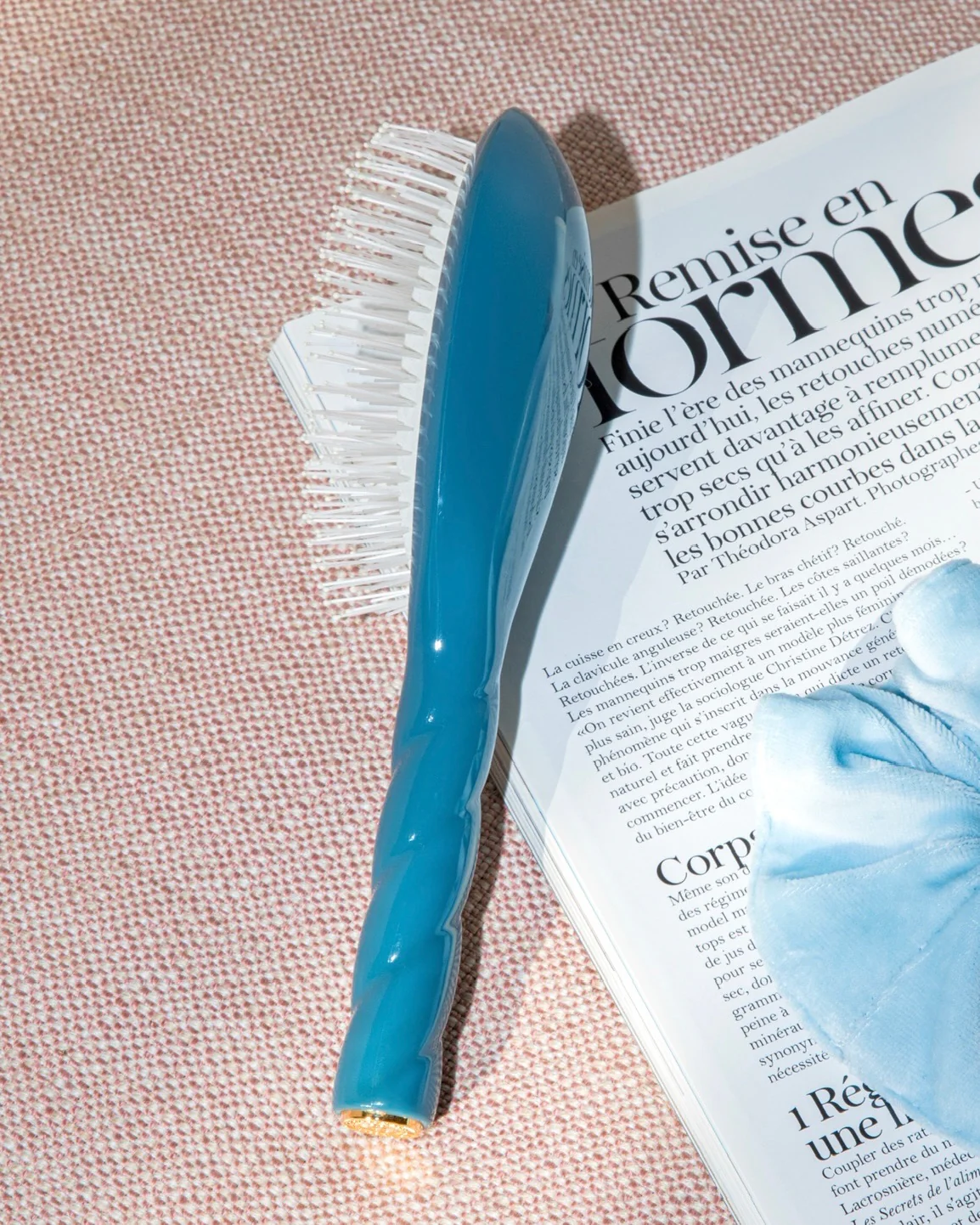 N.04 La Brosse Démêlante & Massante La Miracle Bleu Encre - Image 6