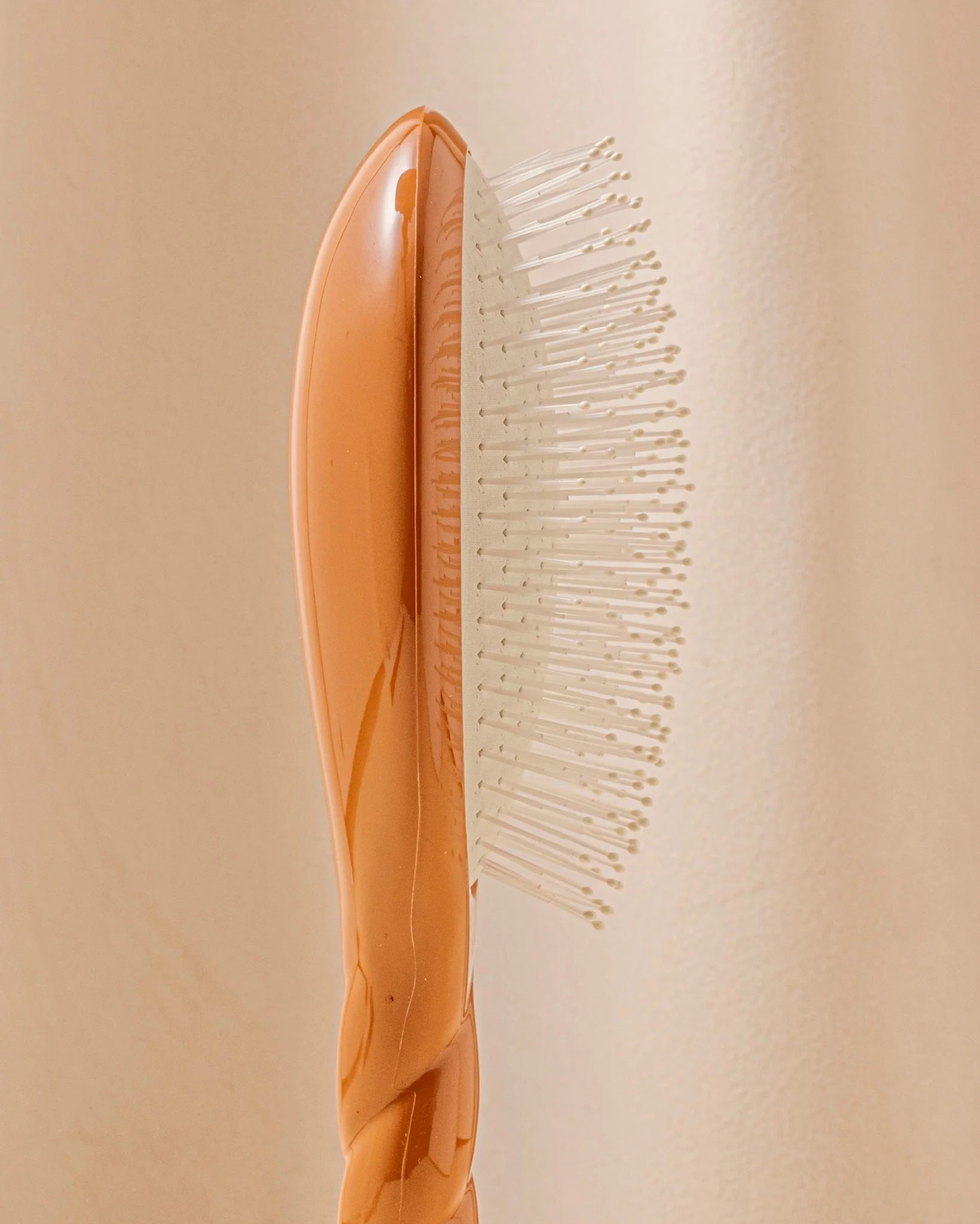 N.04 La Brosse Démêlante & Massante La Miracle Terracotta - Image 3