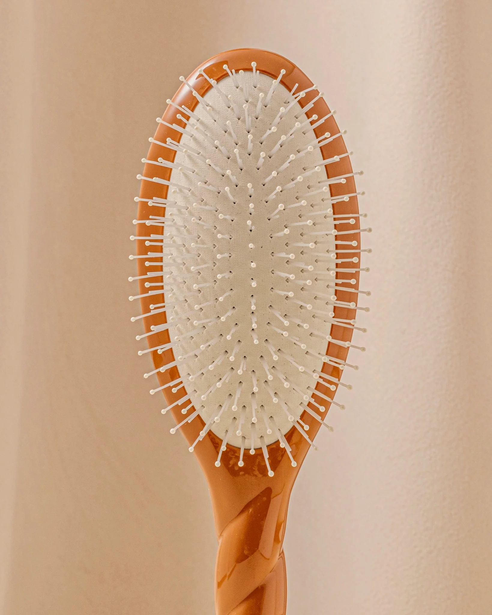 N.04 La Brosse Démêlante & Massante La Miracle Terracotta - Image 4