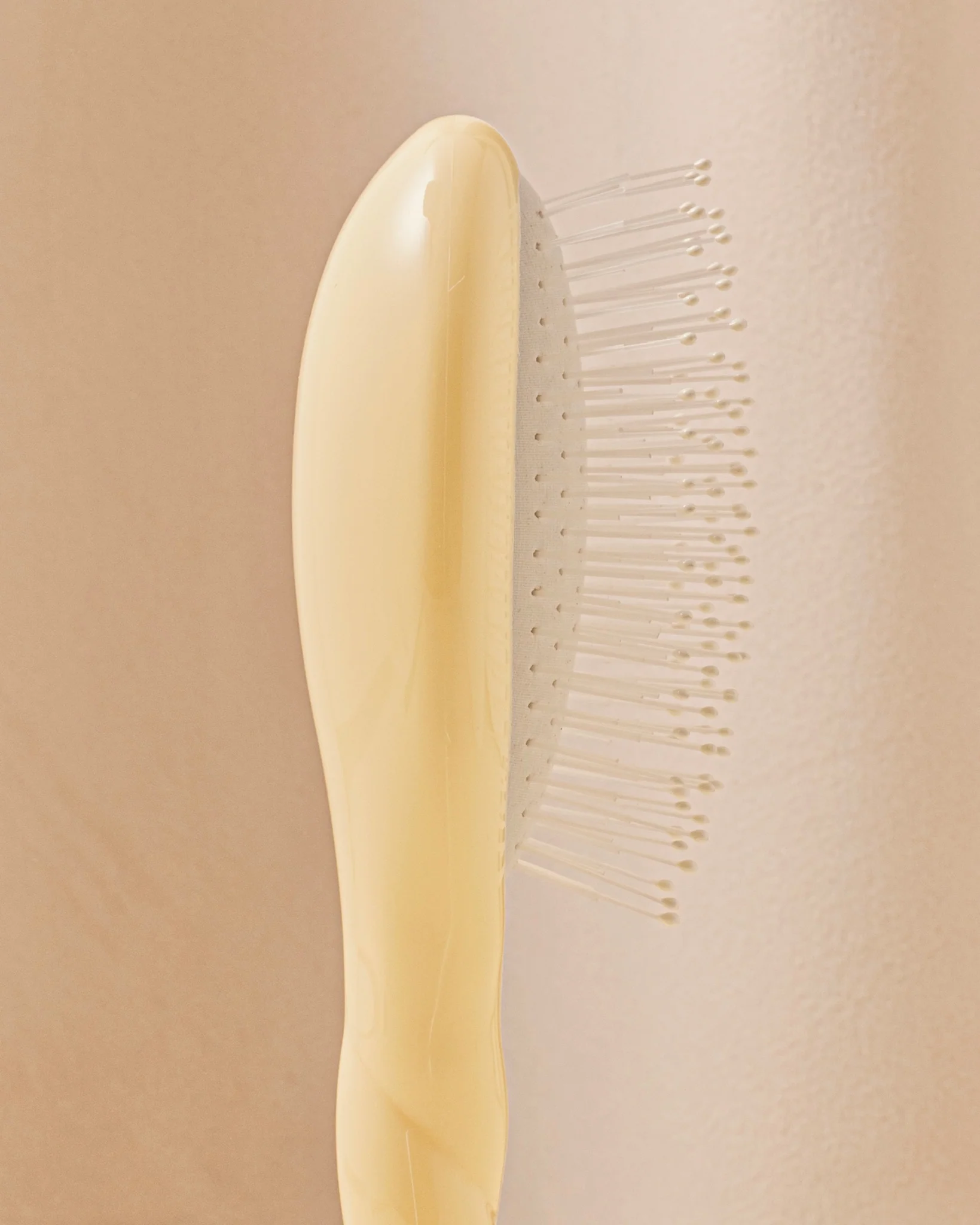 N.04 La Petite Brosse Démêlante & Massante La Miracle Ivoire Cair - Image 3